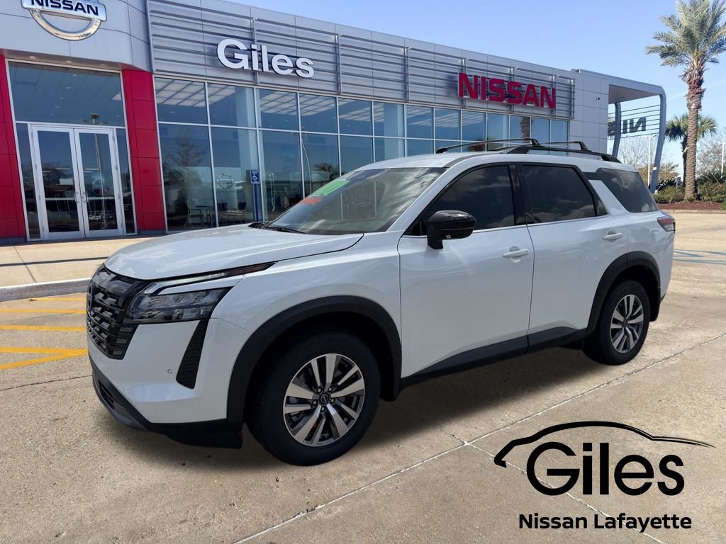 2026 Nissan Pathfinder SL