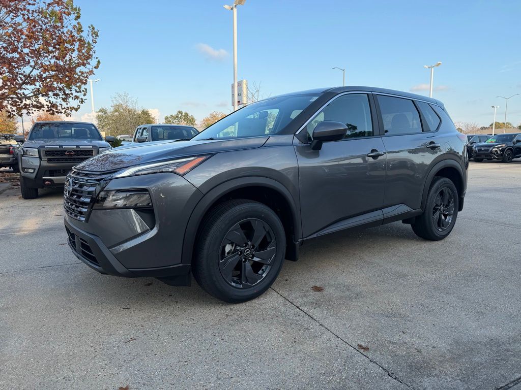 2026 Nissan Rogue SV's photo