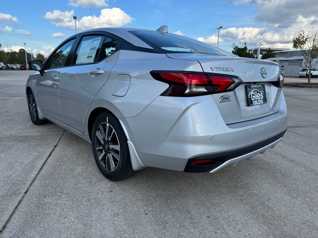 New 2025 Nissan Versa 1.6 SV Sedan