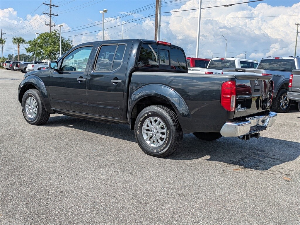2015 Nissan Frontier SV photo 3