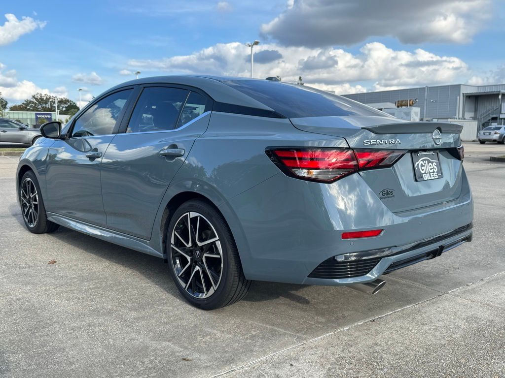 2025 Nissan Sentra SR photo 3