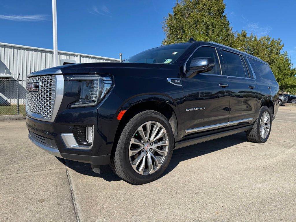 2022 GMC Yukon XL Denali's photo