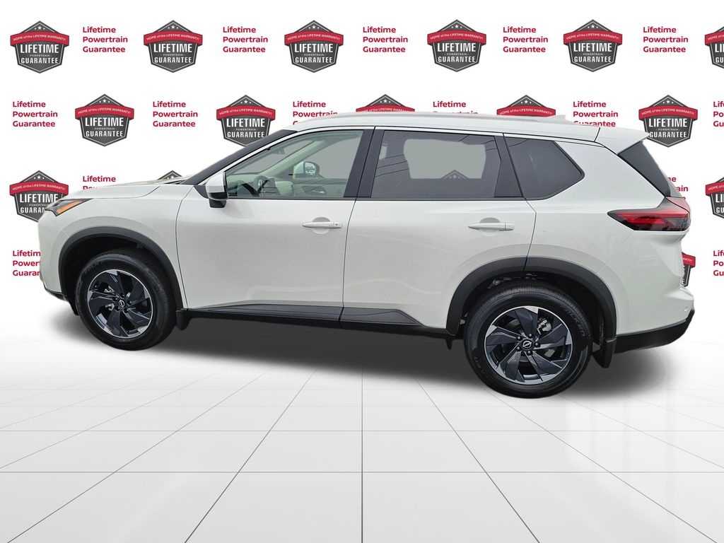 2026 Nissan Rogue SV photo 2