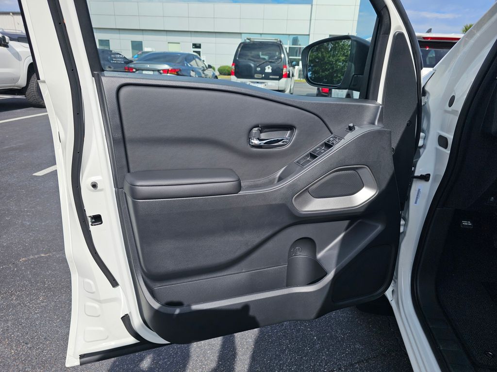 2026 Nissan Frontier SV - Photo 13
