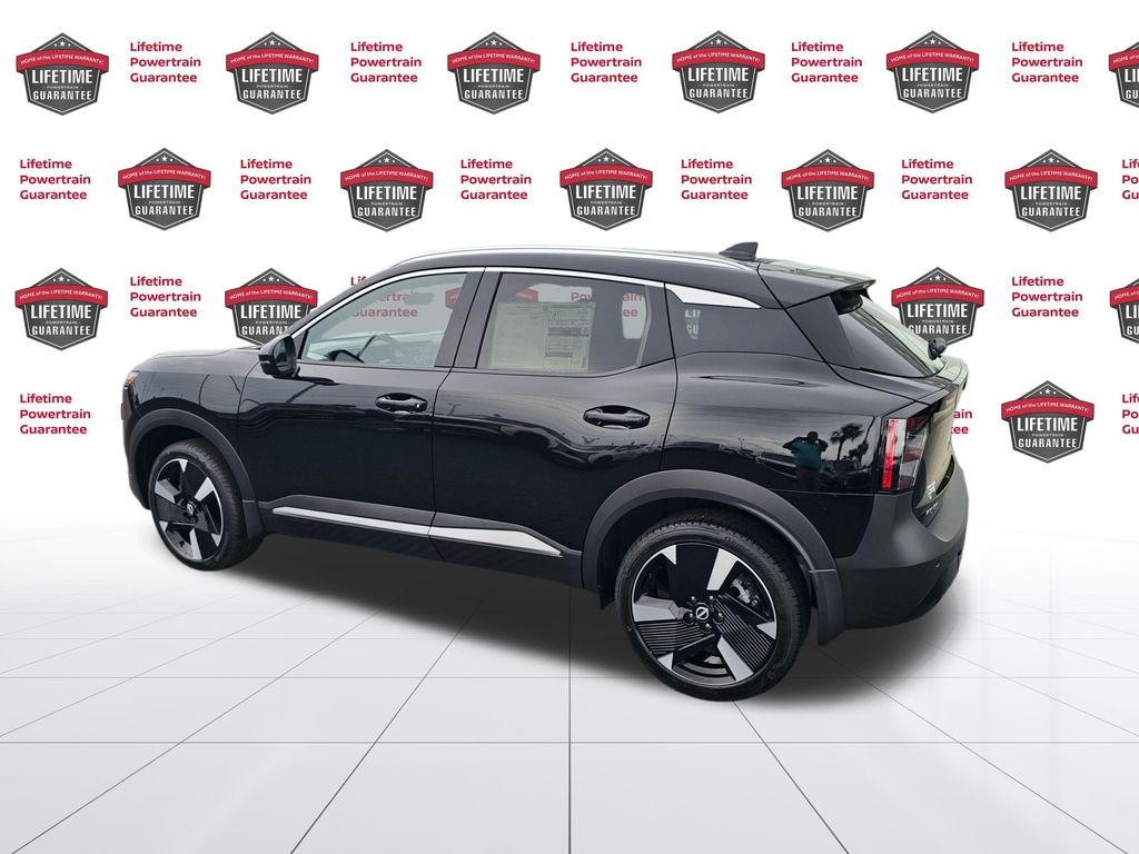 2025 Nissan Kicks SR photo 3