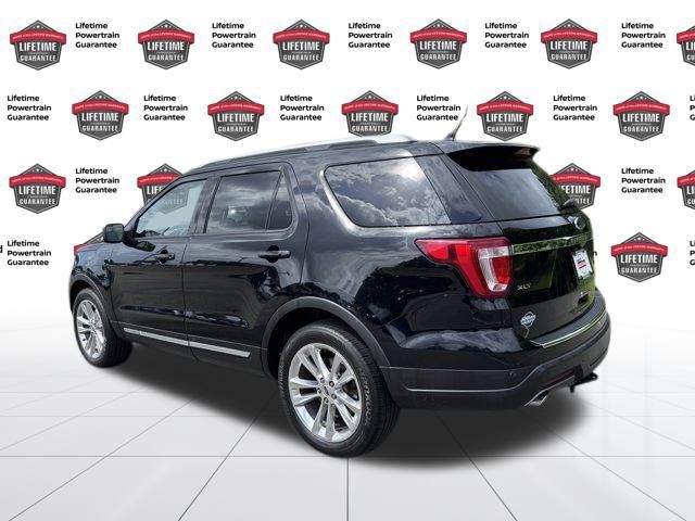 2018 Ford Explorer XLT photo 3