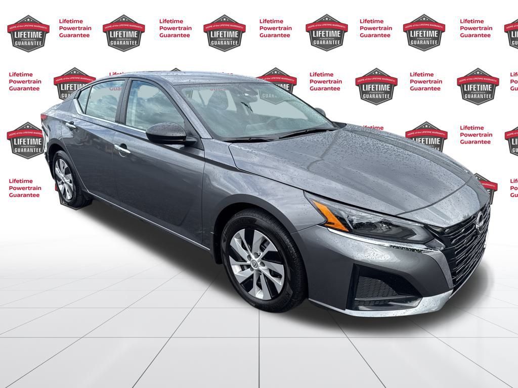 2025 Nissan Altima 2.5 S photo 2