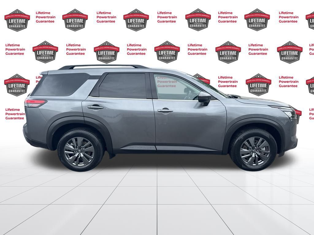 2024 Nissan Pathfinder SV photo 4