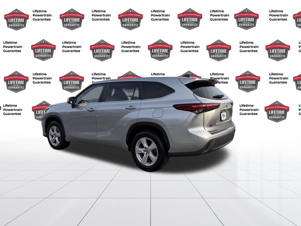 Used 2023 Toyota Highlander LE SUV