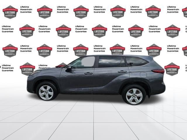 2023 Toyota Highlander L photo 2
