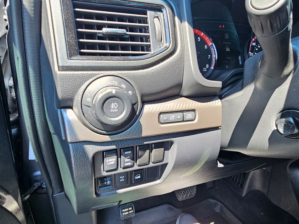 2023 Nissan Titan PRO-4X - Photo 19