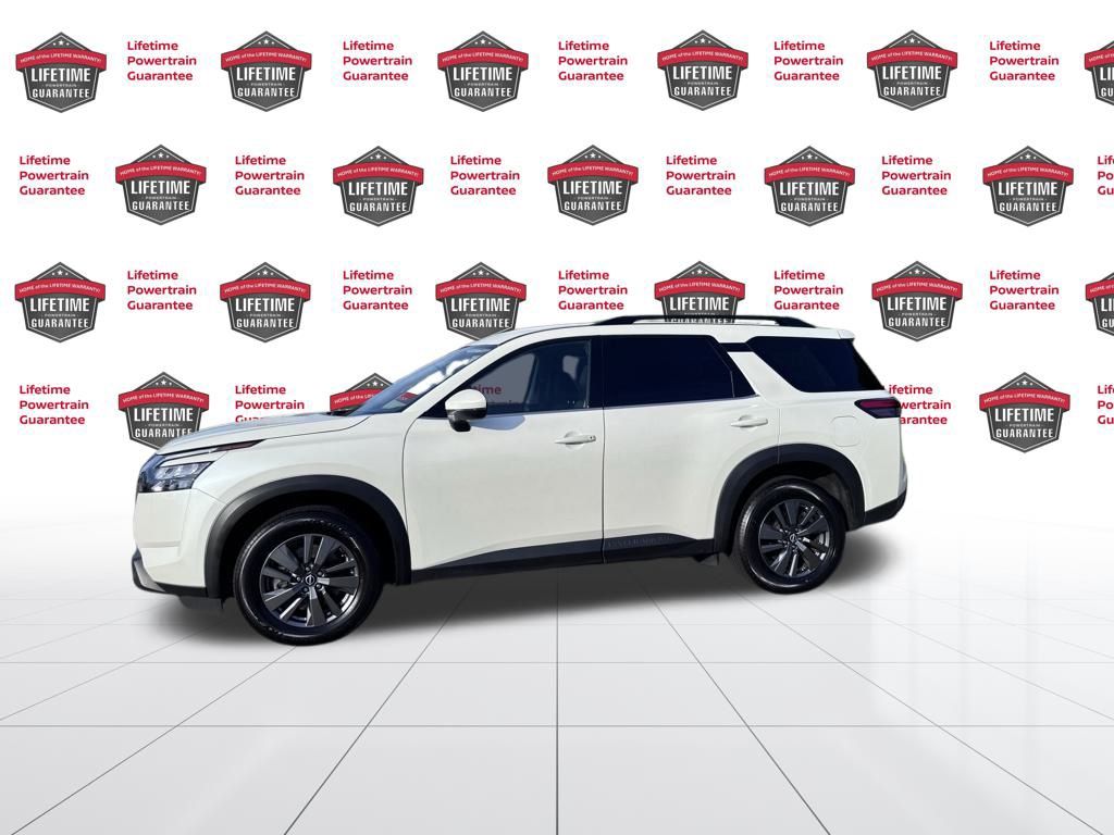 2024 Nissan Pathfinder SV photo 2