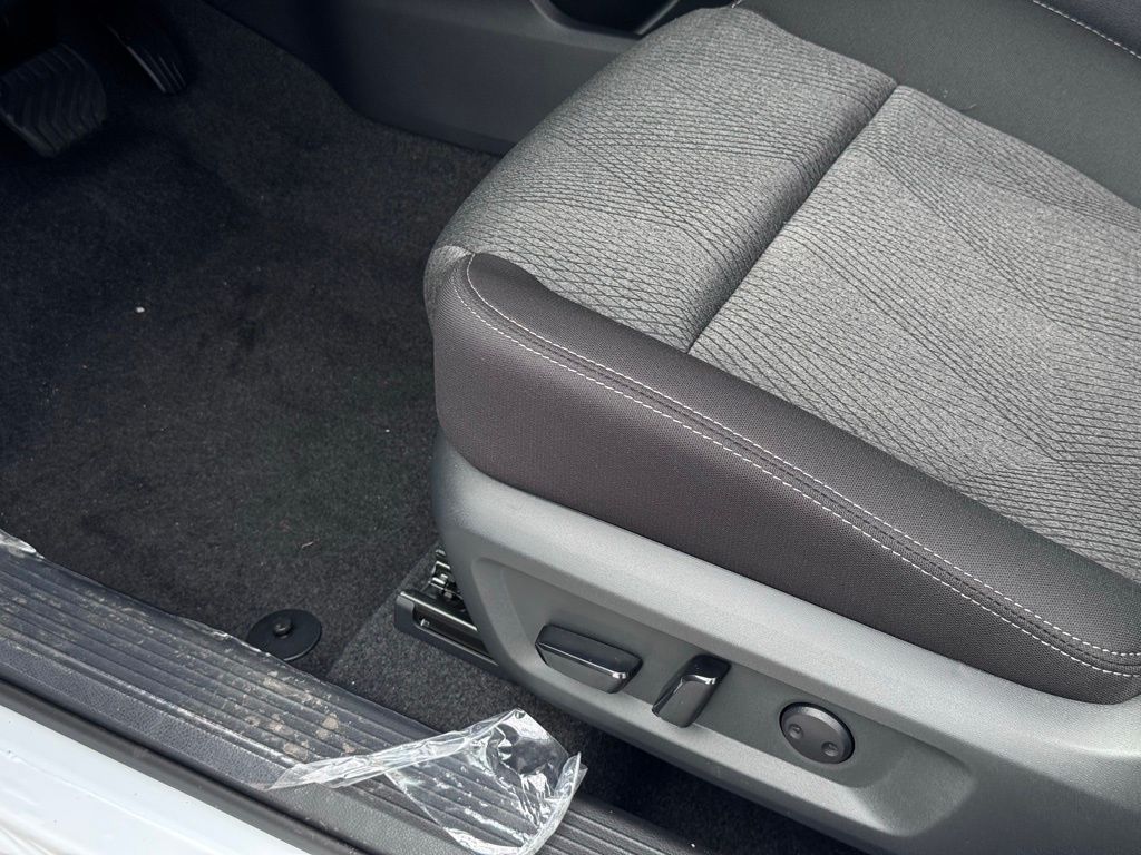 2026 Nissan Rogue SV - Photo 13