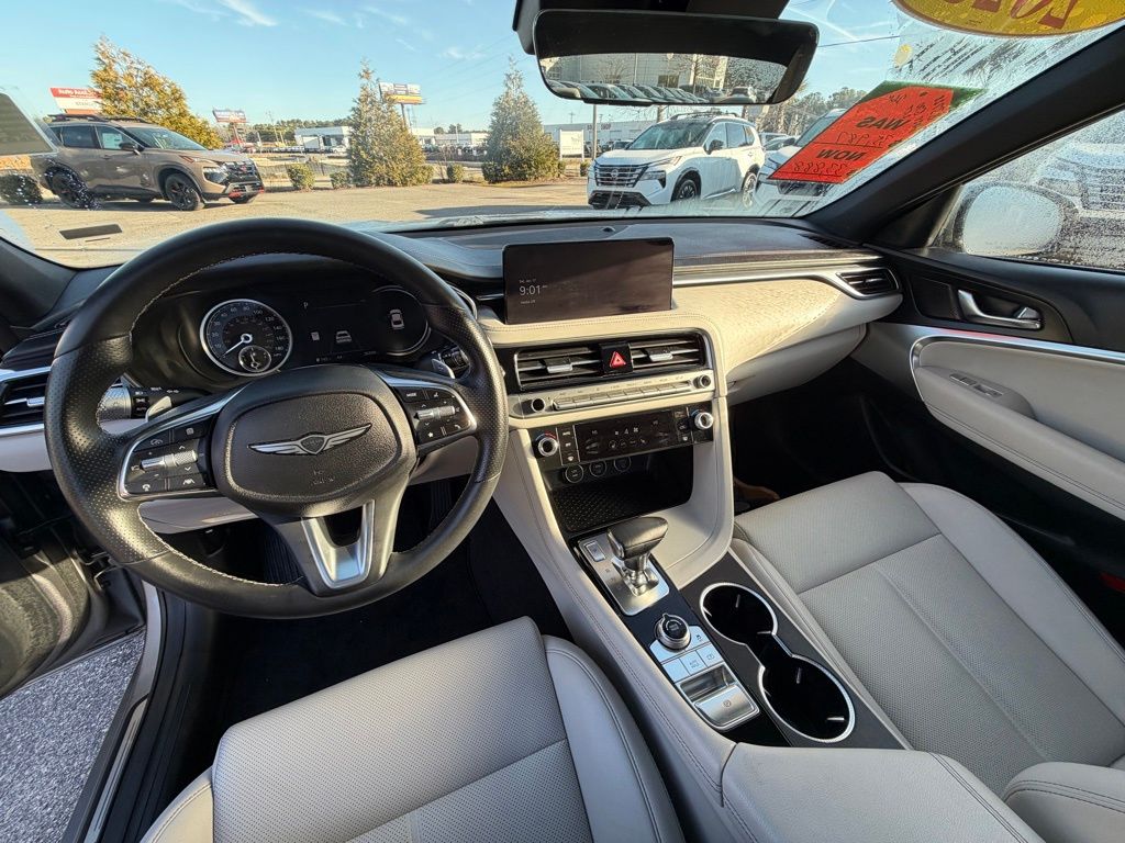 2025 GENESIS G70 Standard - Photo 19