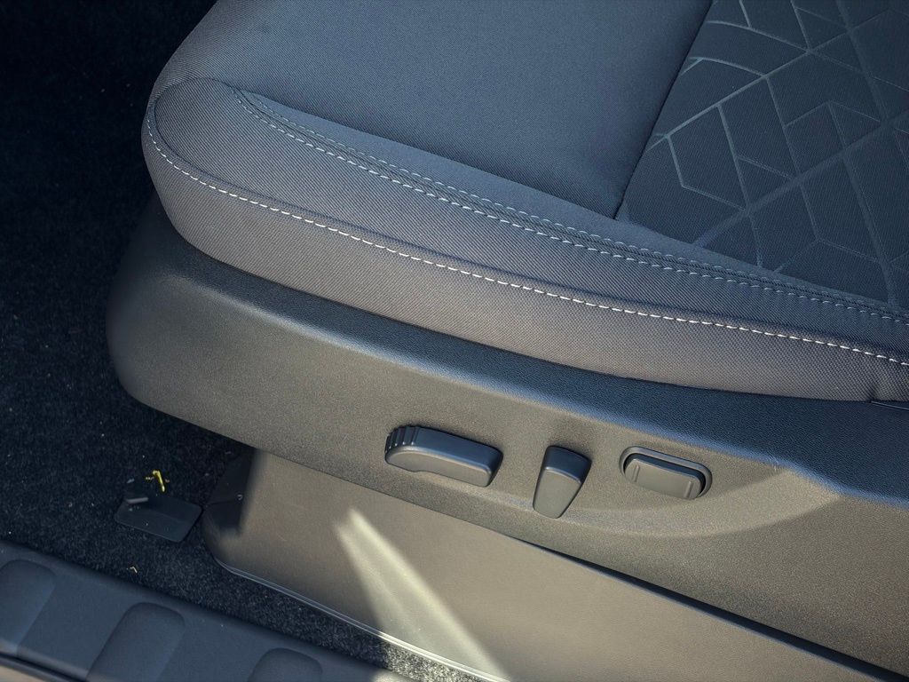 2026 Nissan Frontier SV - Photo 13