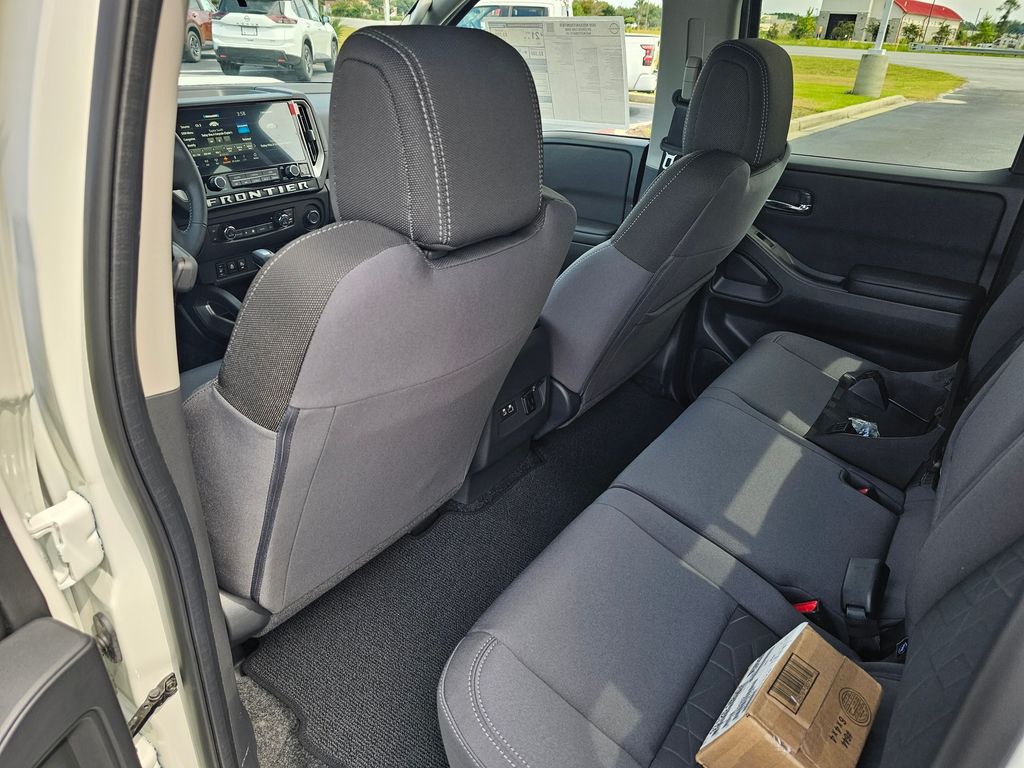 2026 Nissan Frontier SV - Photo 11