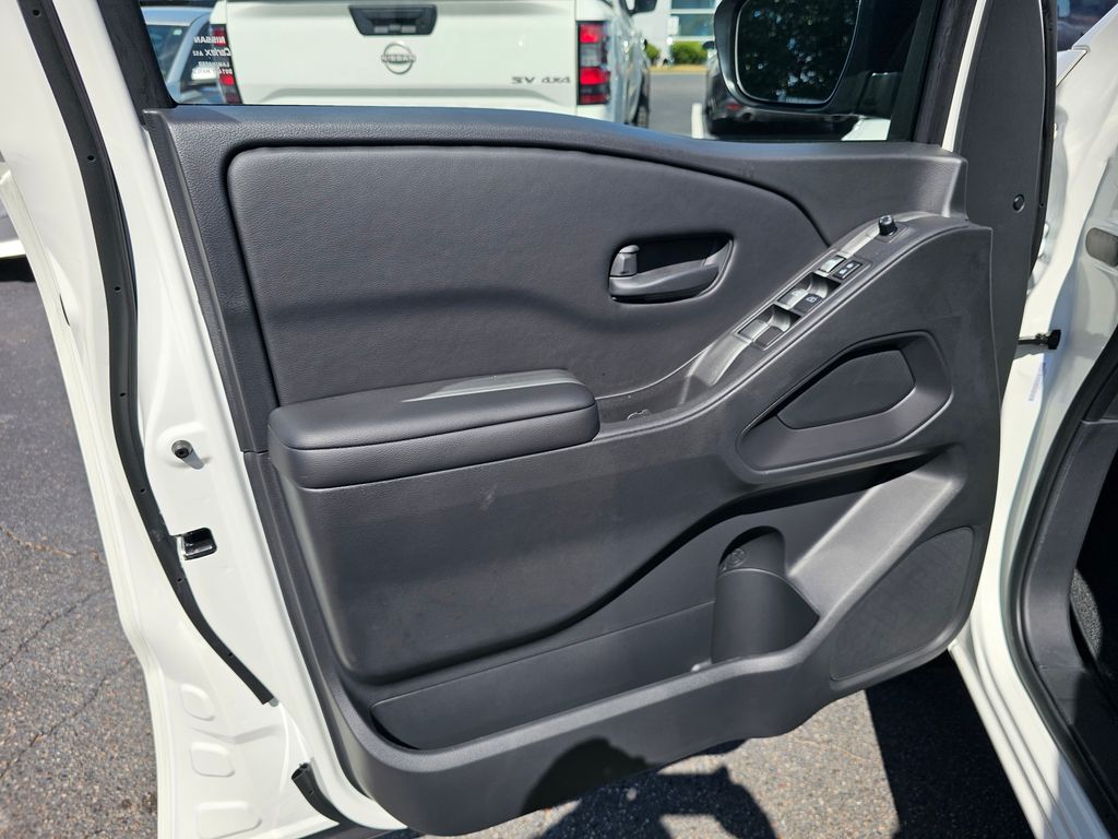 2026 Nissan Frontier SV - Photo 14