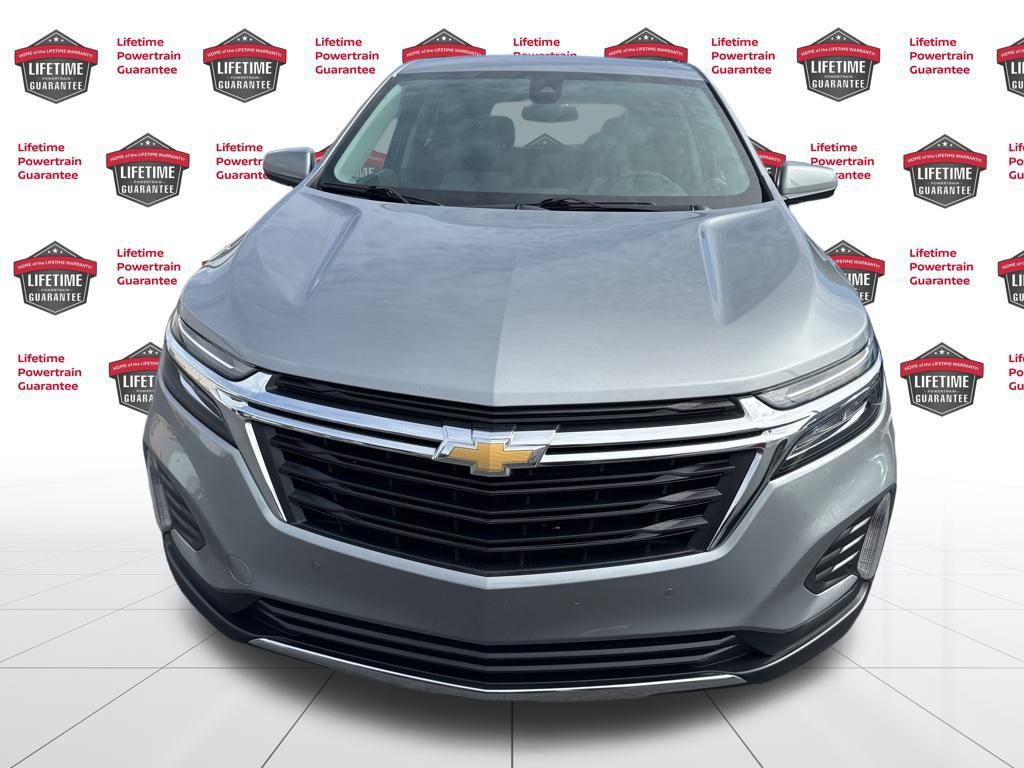 2023 Chevrolet Equinox LT photo 2