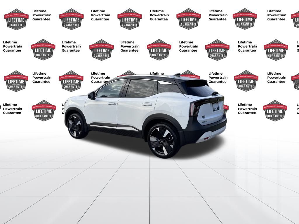 2025 Nissan Kicks SR photo 3