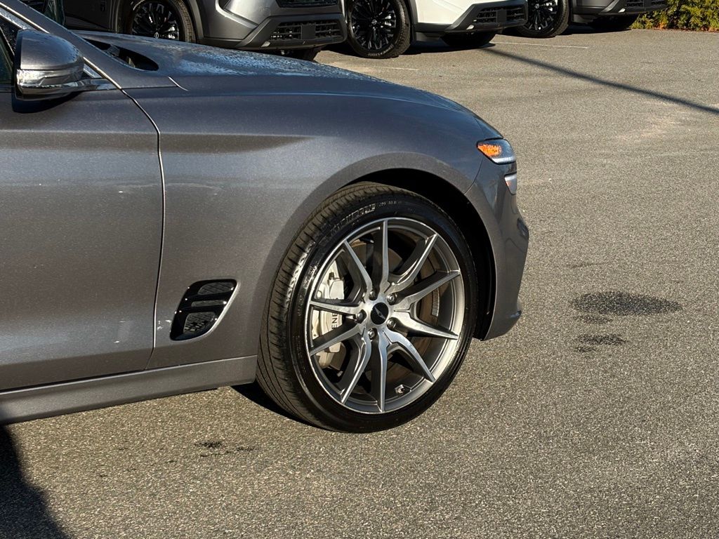 2025 GENESIS G70 Standard - Photo 8