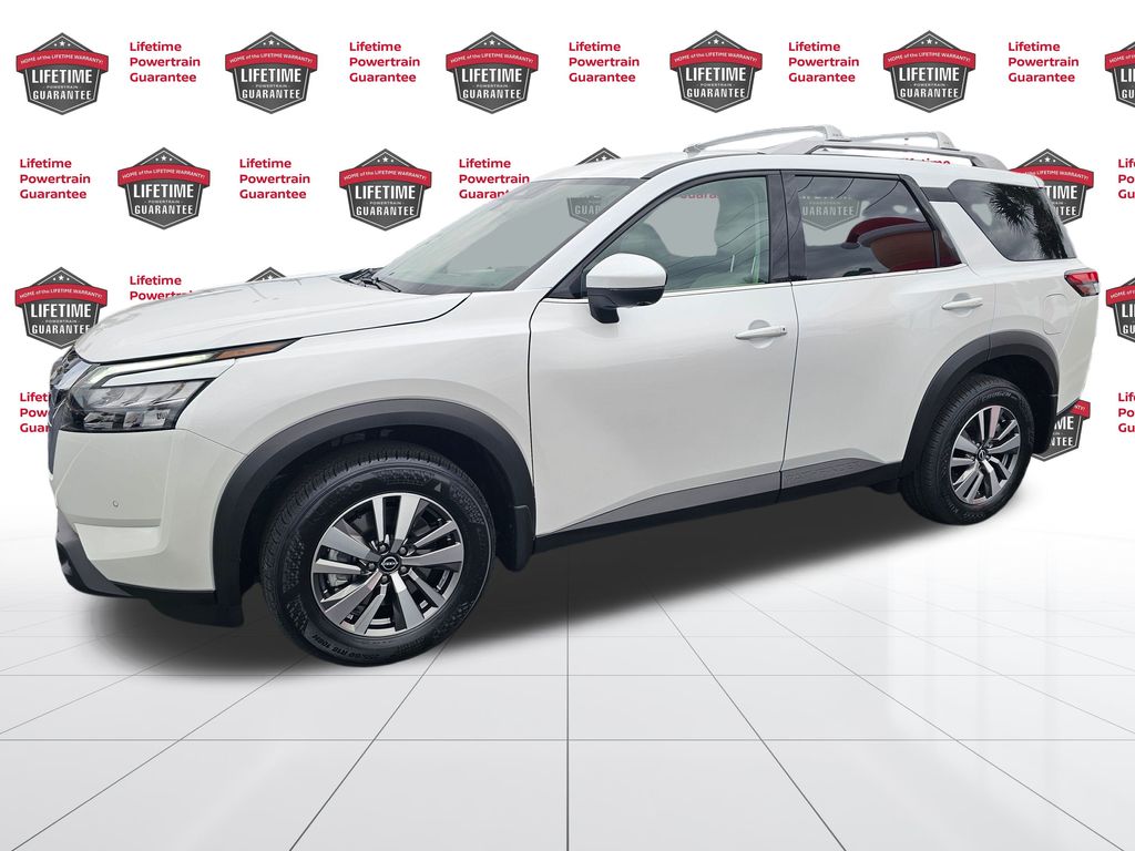 2025 Nissan Pathfinder SL's photo