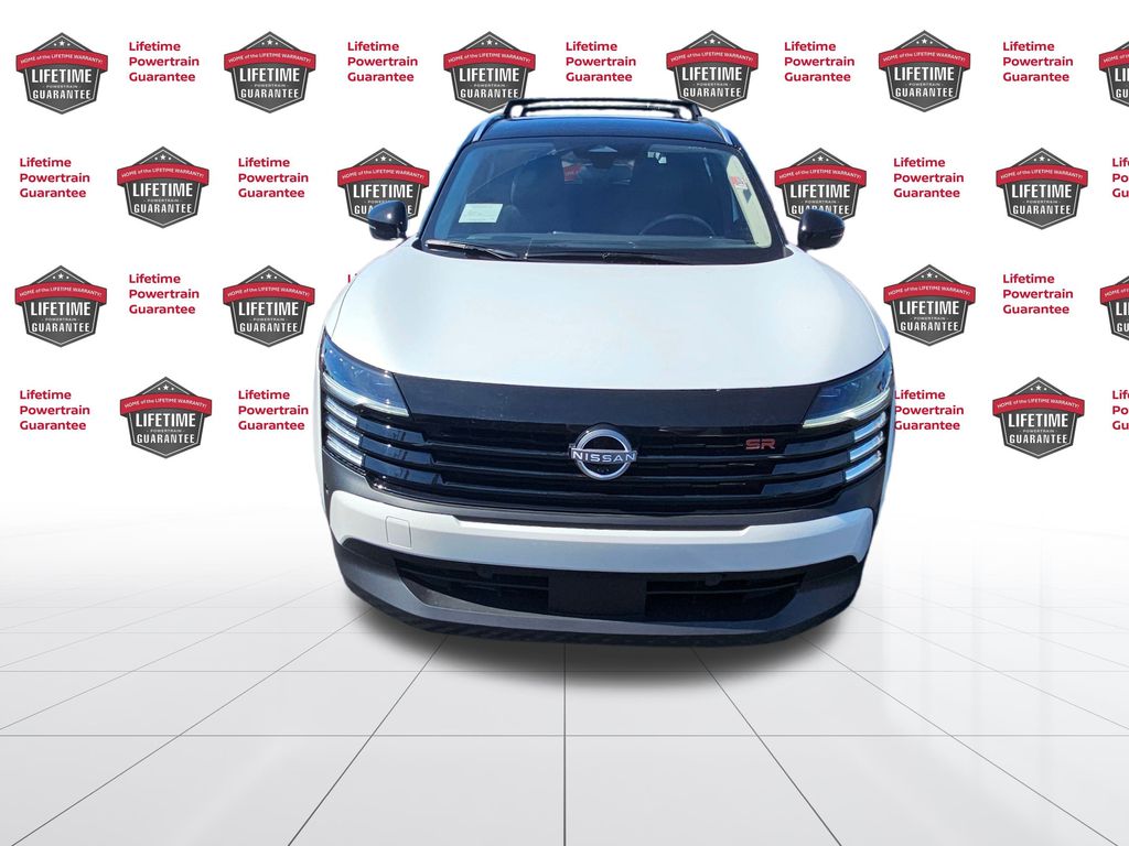 2026 Nissan Kicks SR photo 4