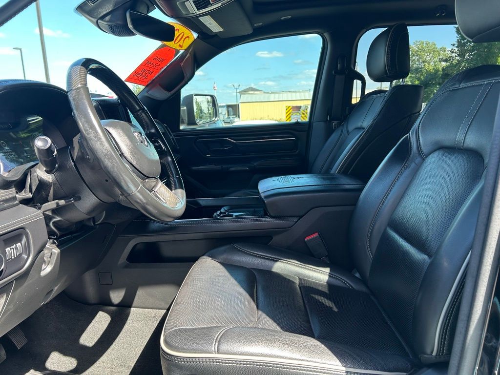 2022 Ram 1500 Limited photo 2