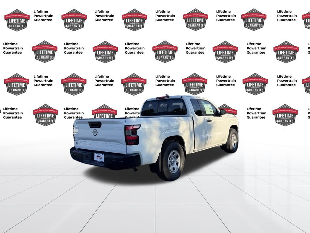 2025 Nissan Frontier S King Cab photo 3