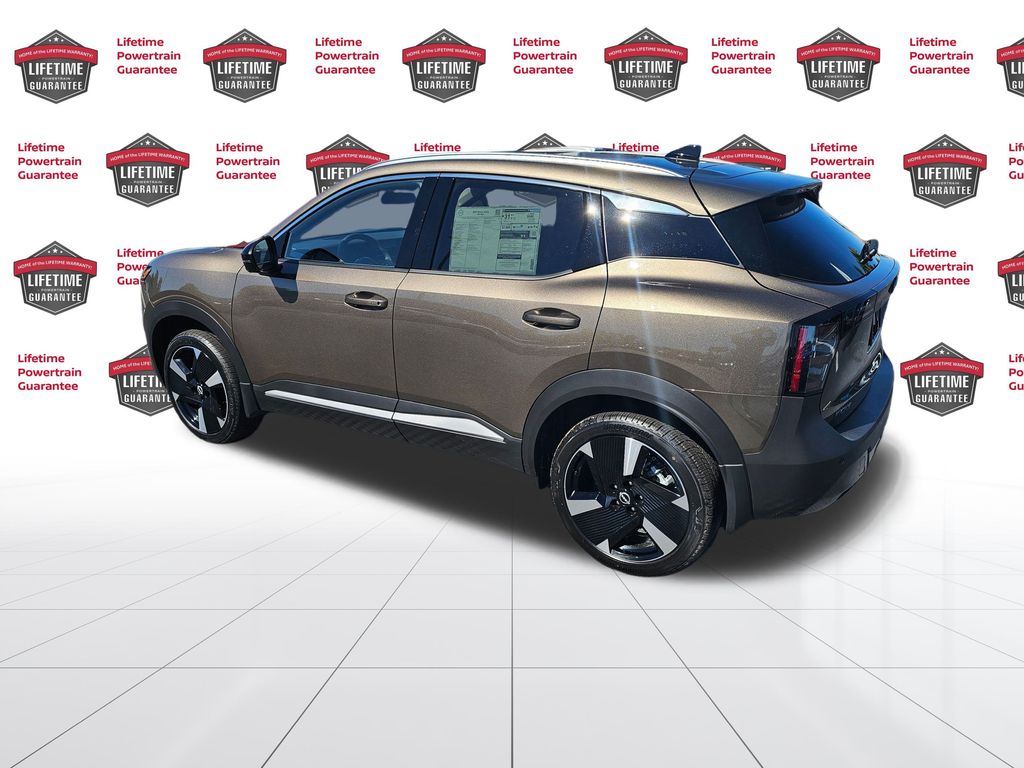 2026 Nissan Kicks SR photo 3