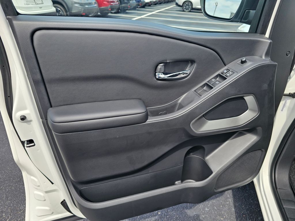 2026 Nissan Frontier SV - Photo 13