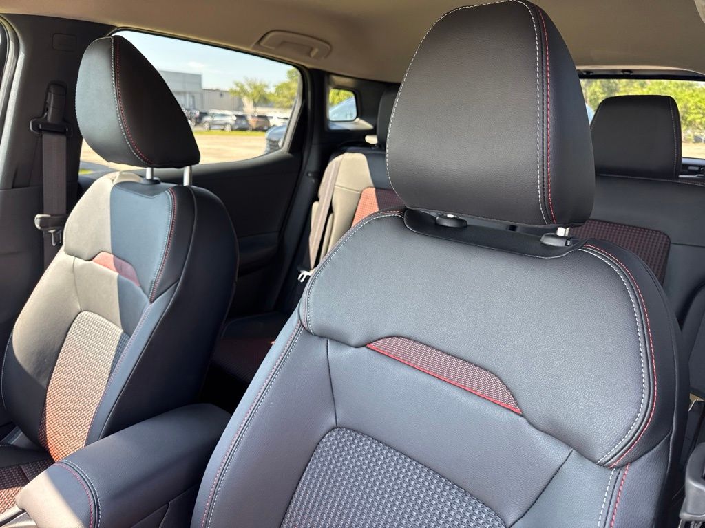 2026 Nissan KICKS SR - Photo 11