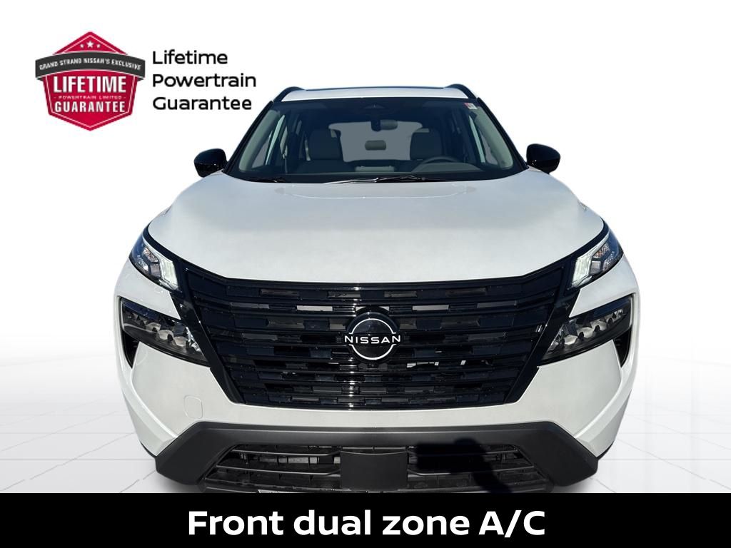2026 Nissan Rogue Dark Armor - Photo 2