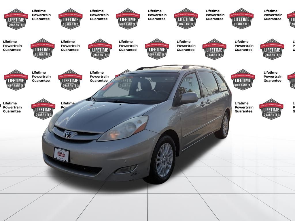 2009 Toyota Sienna XLE's photo