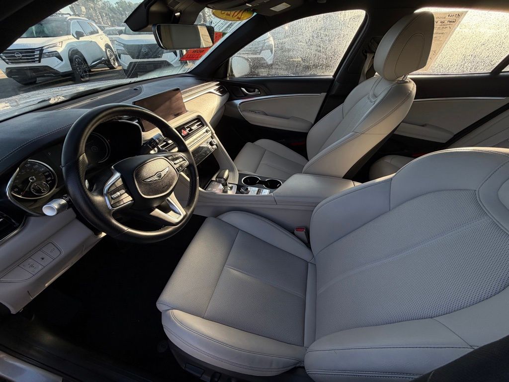 2025 GENESIS G70 Standard - Photo 11