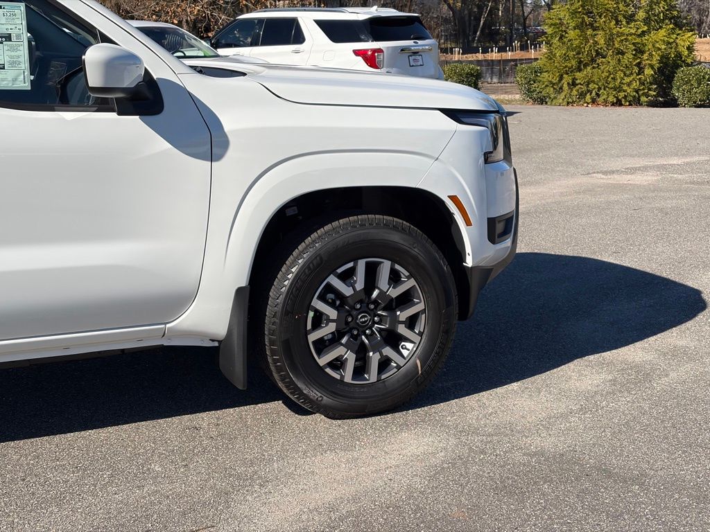 2026 Nissan Frontier SV - Photo 8