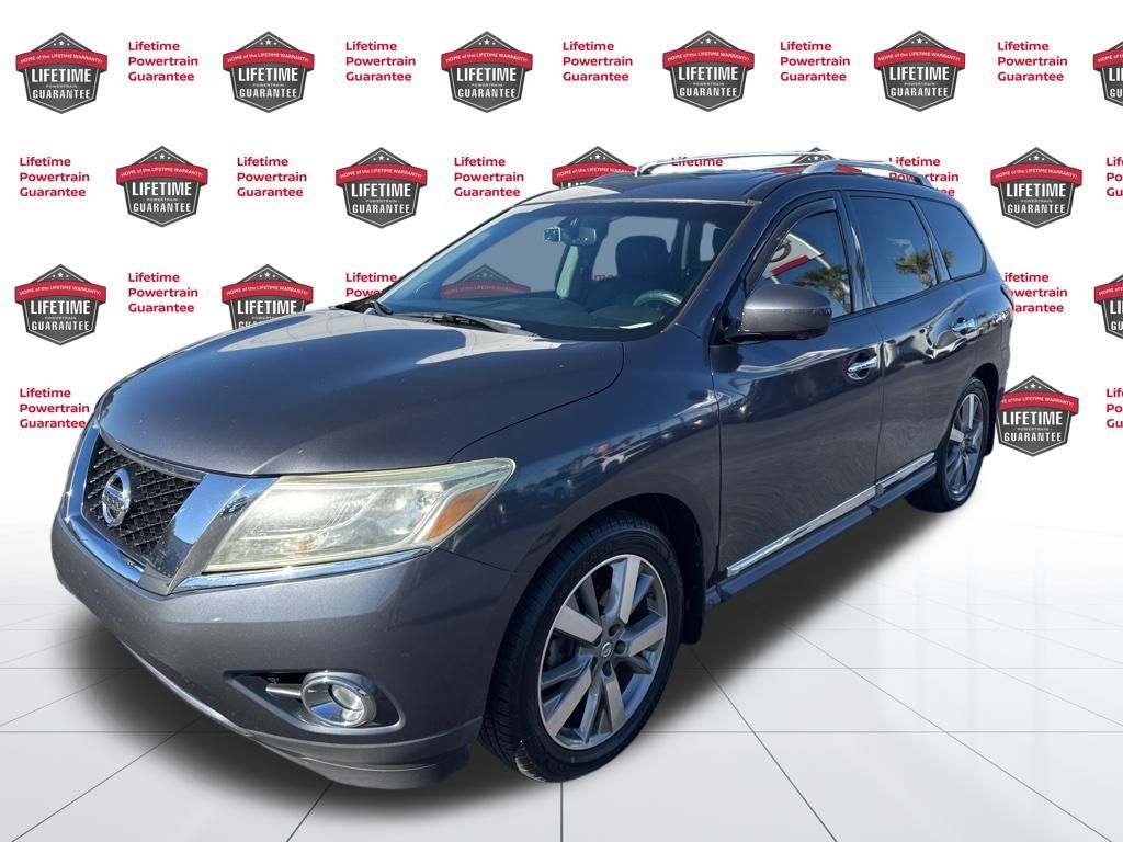2014 Nissan Pathfinder Platinum's photo