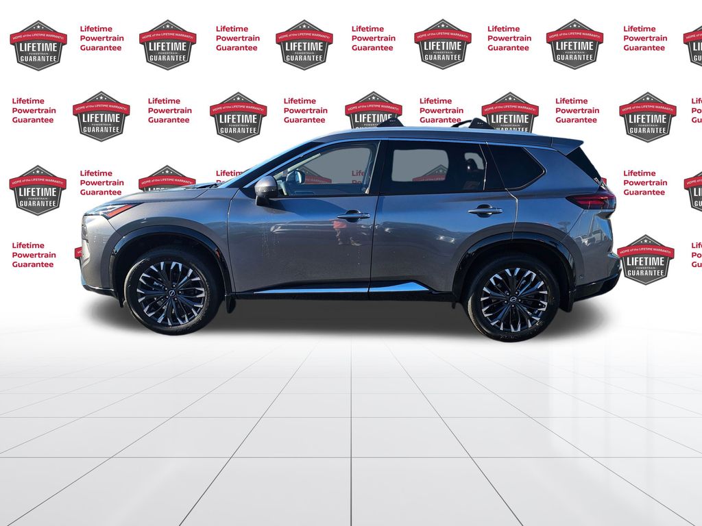 2026 Nissan Rogue Platinum photo 2