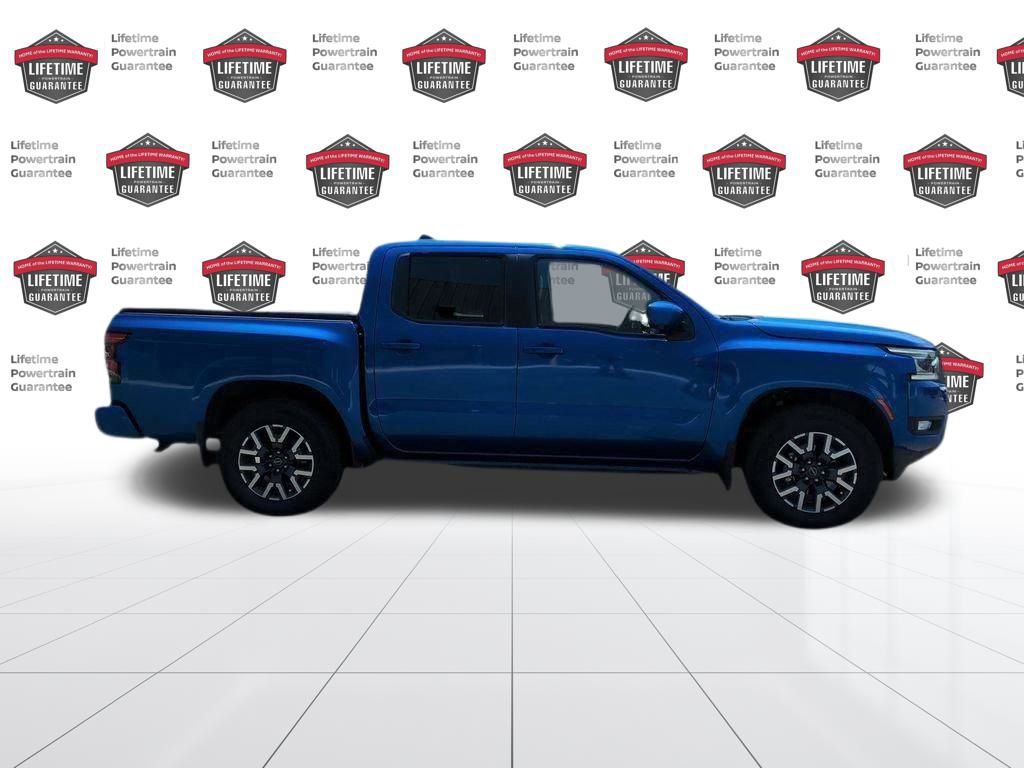 2025 Nissan Frontier SL photo 2