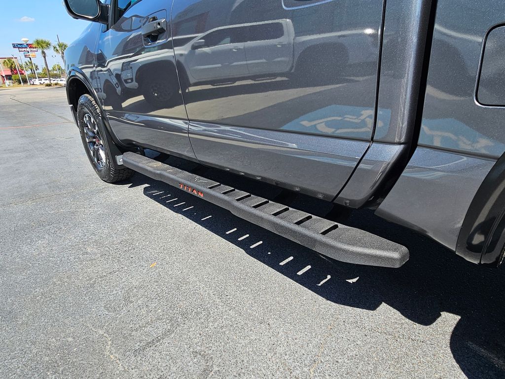 2023 Nissan Titan PRO-4X - Photo 14