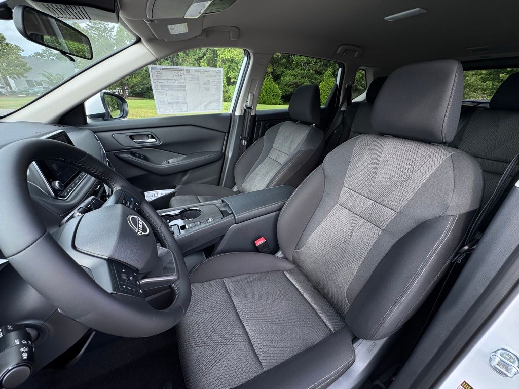 2026 Nissan Rogue SV - Photo 11