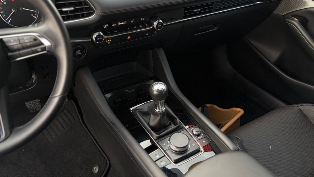 2025 Mazda Mazda3 Premium - Photo 19