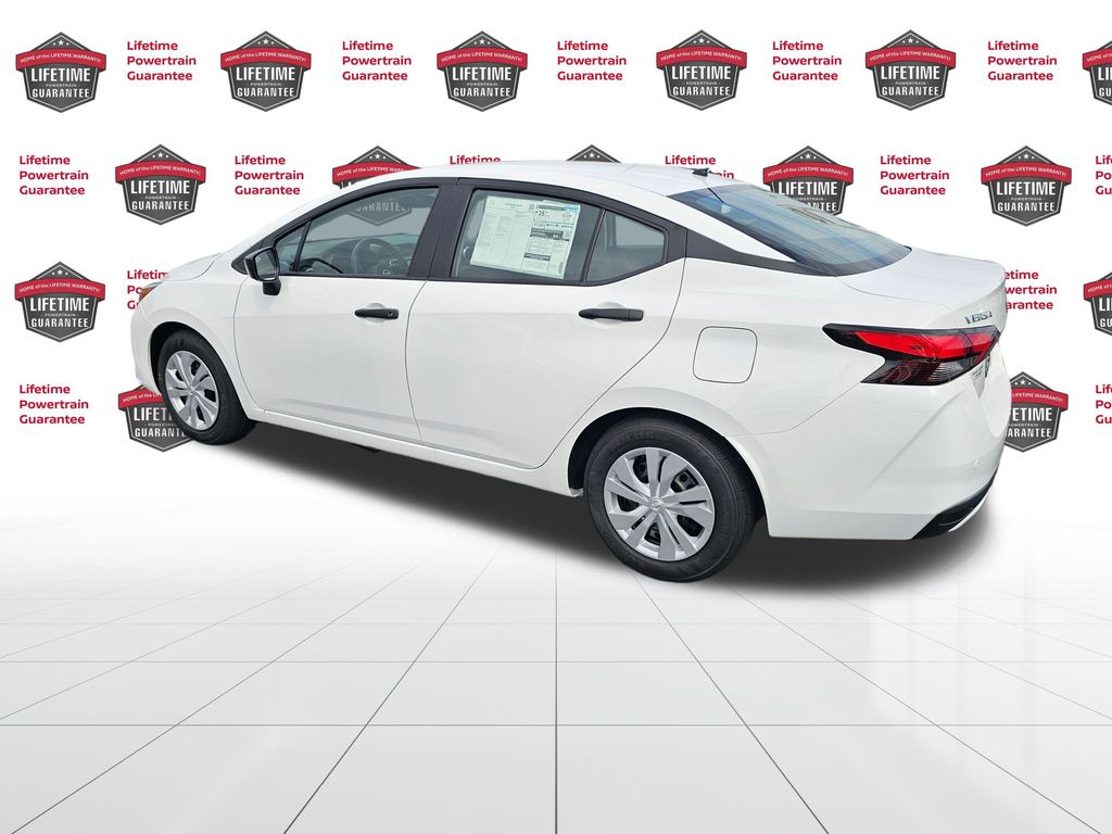2025 Nissan Versa 1.6 S photo 3
