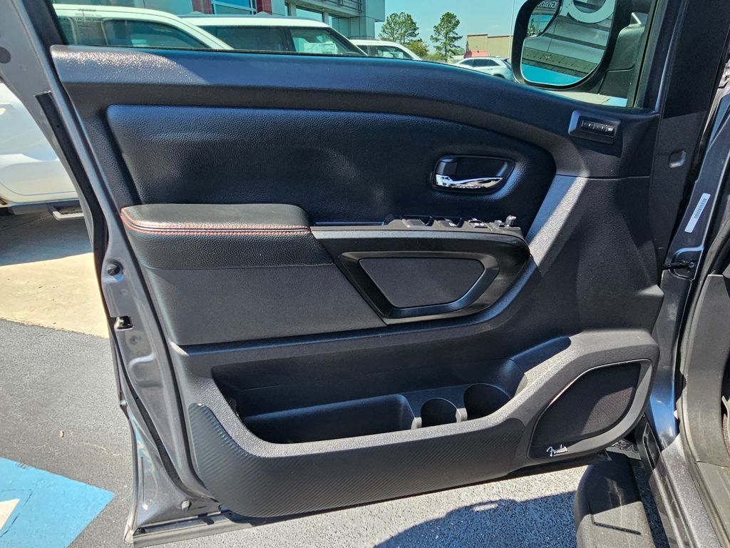2023 Nissan Titan PRO-4X - Photo 17