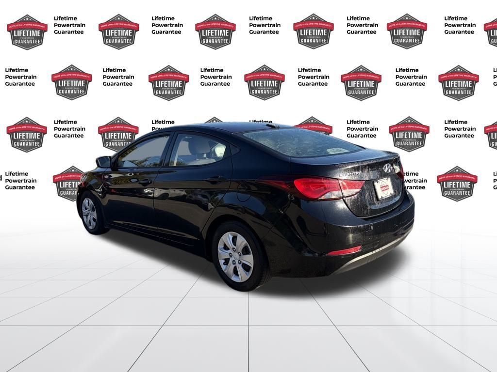Used 2016 Hyundai Elantra SE Sedan