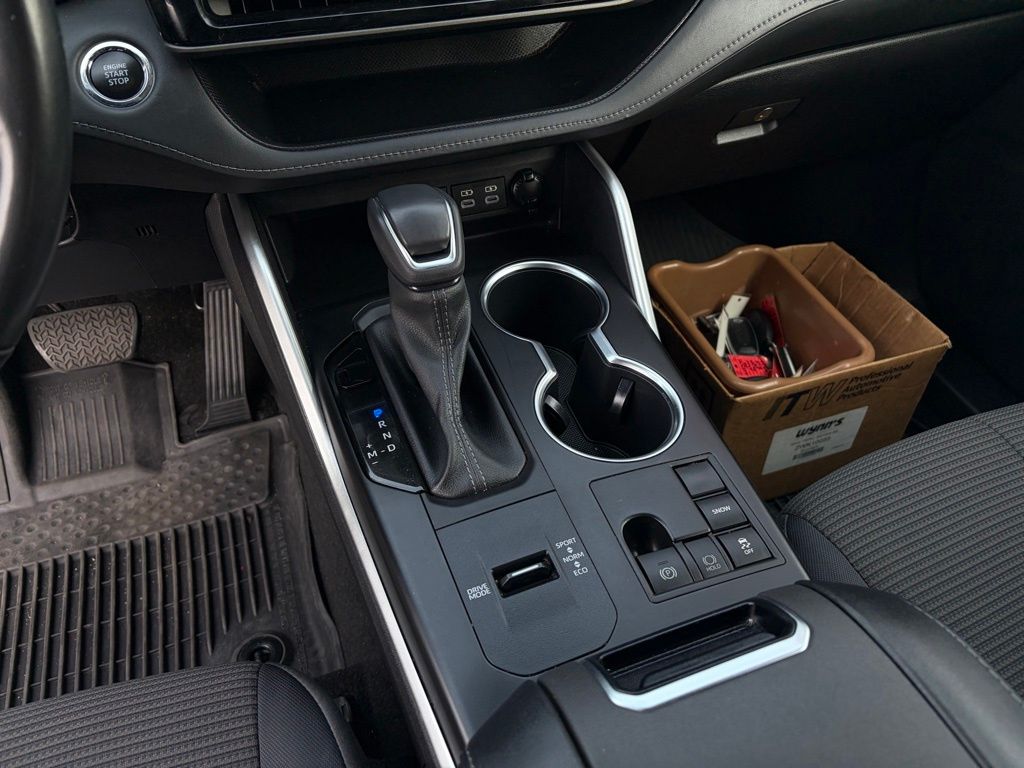 2023 Toyota Highlander LE - Photo 22