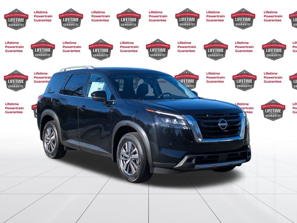 2025 Nissan Pathfinder SL