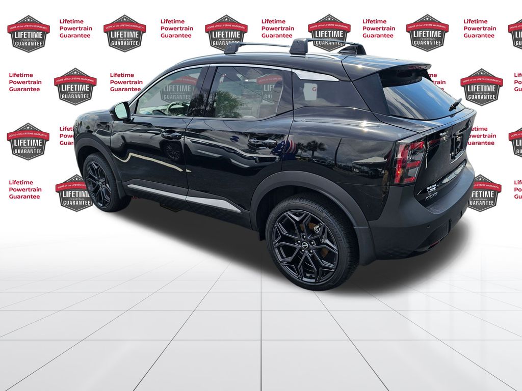 2025 Nissan Kicks SR photo 3