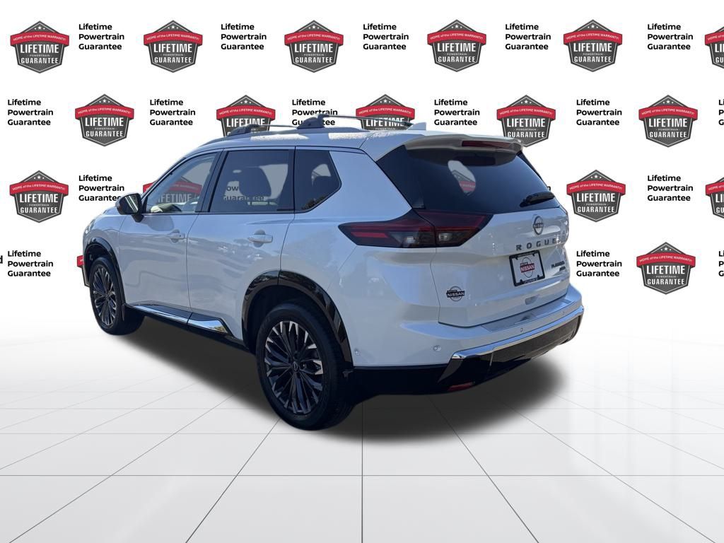 2026 Nissan Rogue Platinum photo 3