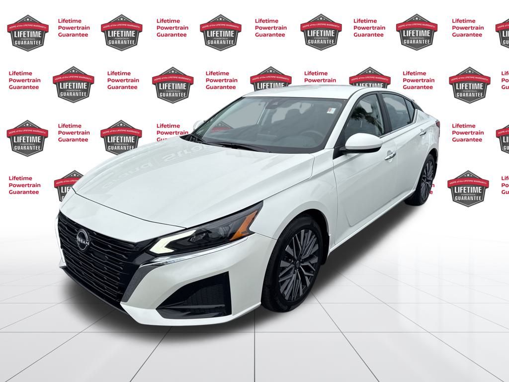 2023 Nissan Altima SV's photo