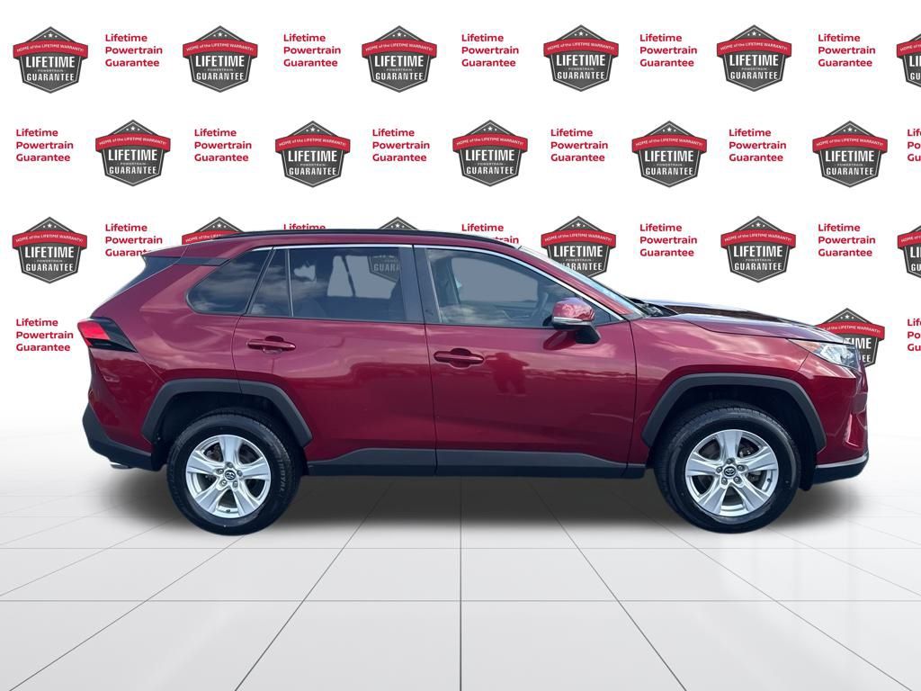 2021 Toyota RAV4 XLE Premium photo 4
